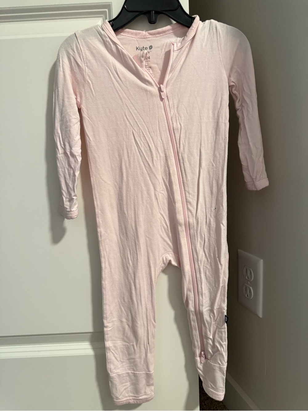 Kyte BABY Pale Pink Hooded Zipper Zipped One-Piece Footie